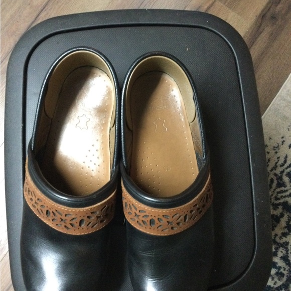 Dansko Clogs - Picture 5 of 7